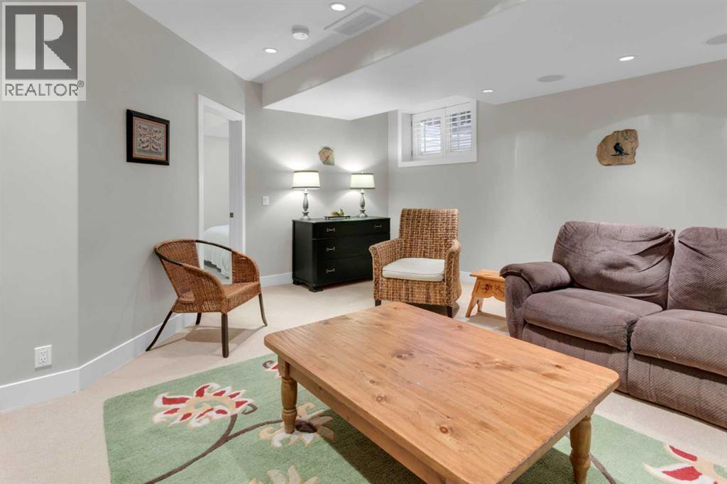 Single Family House for Sale in   Street NW Hillhurst Calgary 