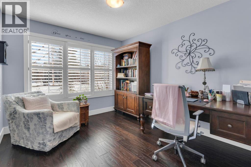 Single Family House for Sale in   Street NW Hillhurst Calgary 