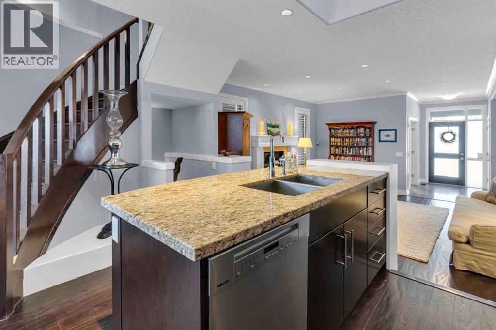 Single Family House for Sale in   Street NW Hillhurst Calgary 