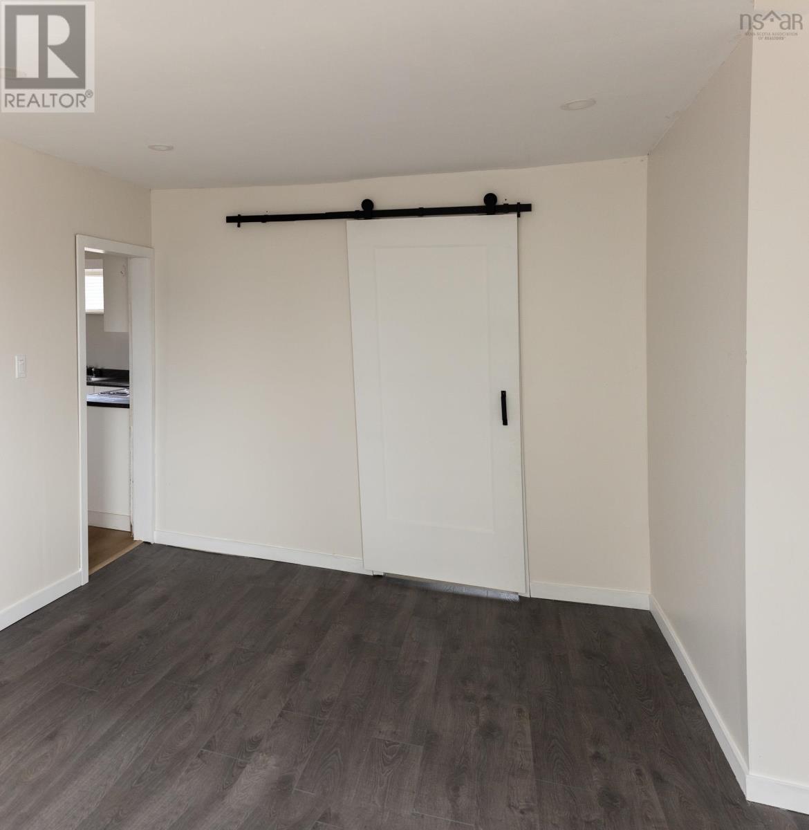 Property 8 of 18 of 136 Victoria Street