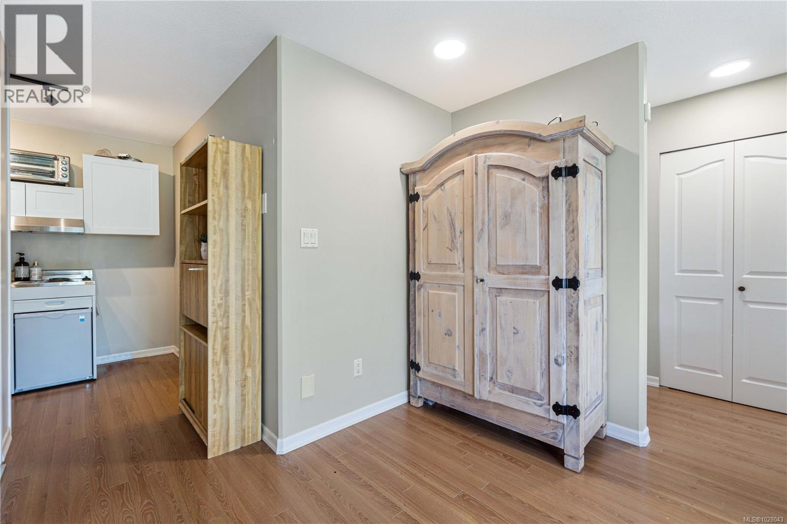 4895 LAGUNA WAY - 47