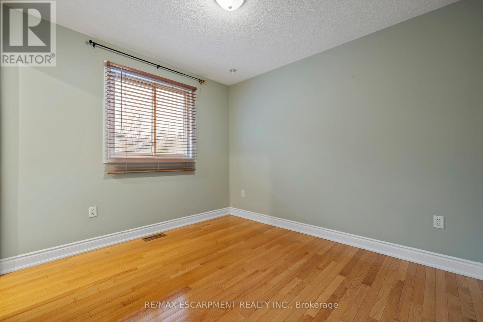 107 HORNING DRIVE - 32