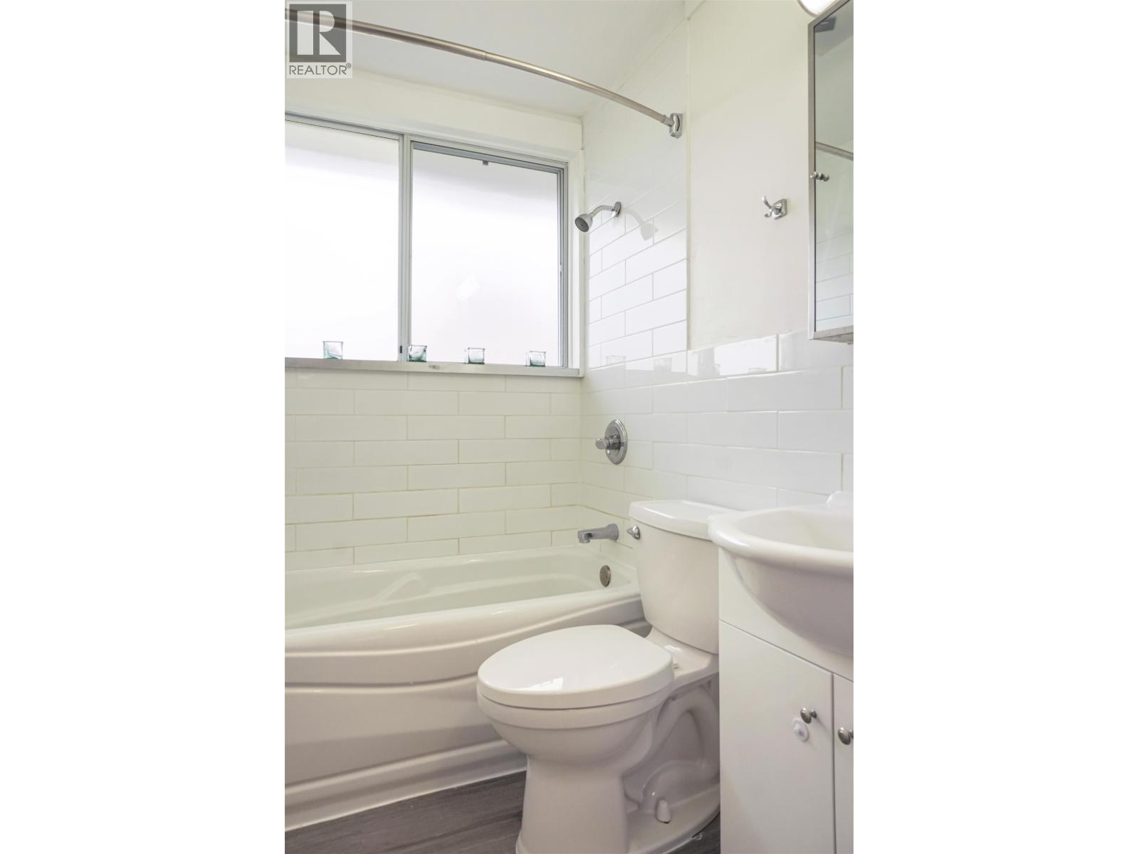 87 SWALLOW STREET, Kitimat