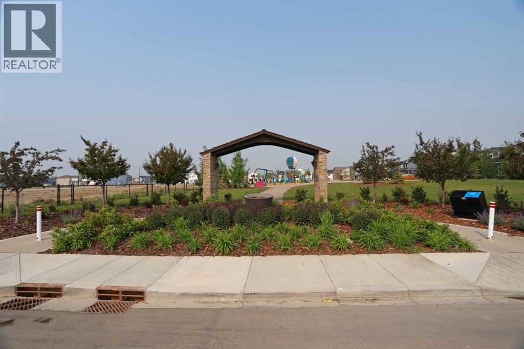 Single Family House for Sale in  Creekstone Way SW Pine Creek Calgary 