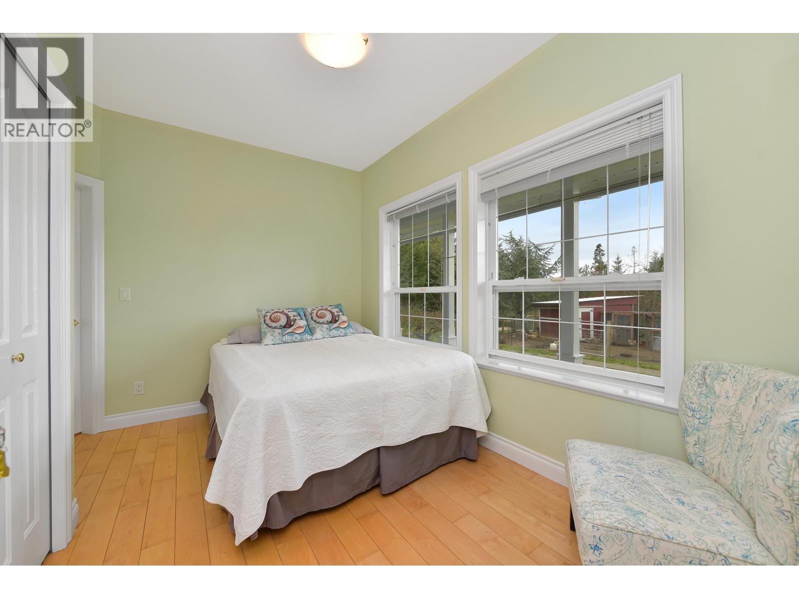 488 MCKERCHER ROAD, Mayne Island