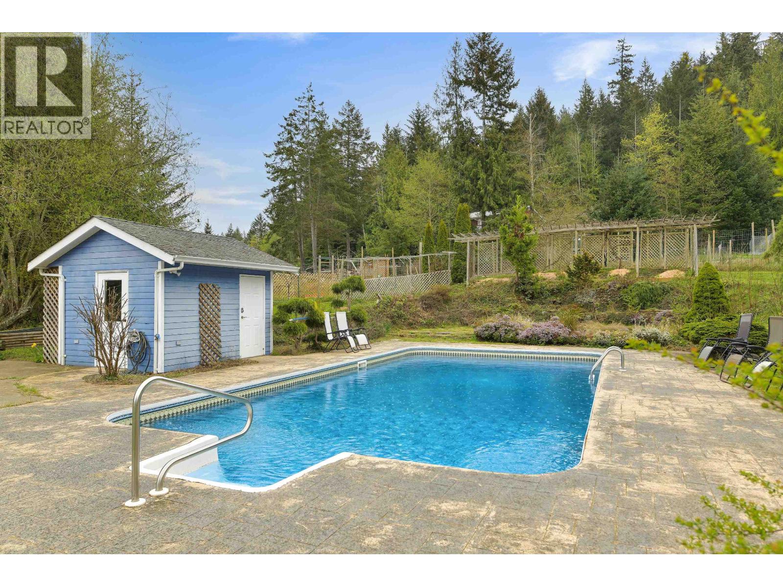 488 MCKERCHER ROAD, Mayne Island