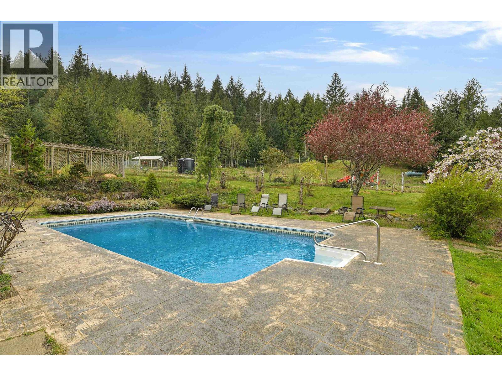 488 MCKERCHER ROAD, Mayne Island