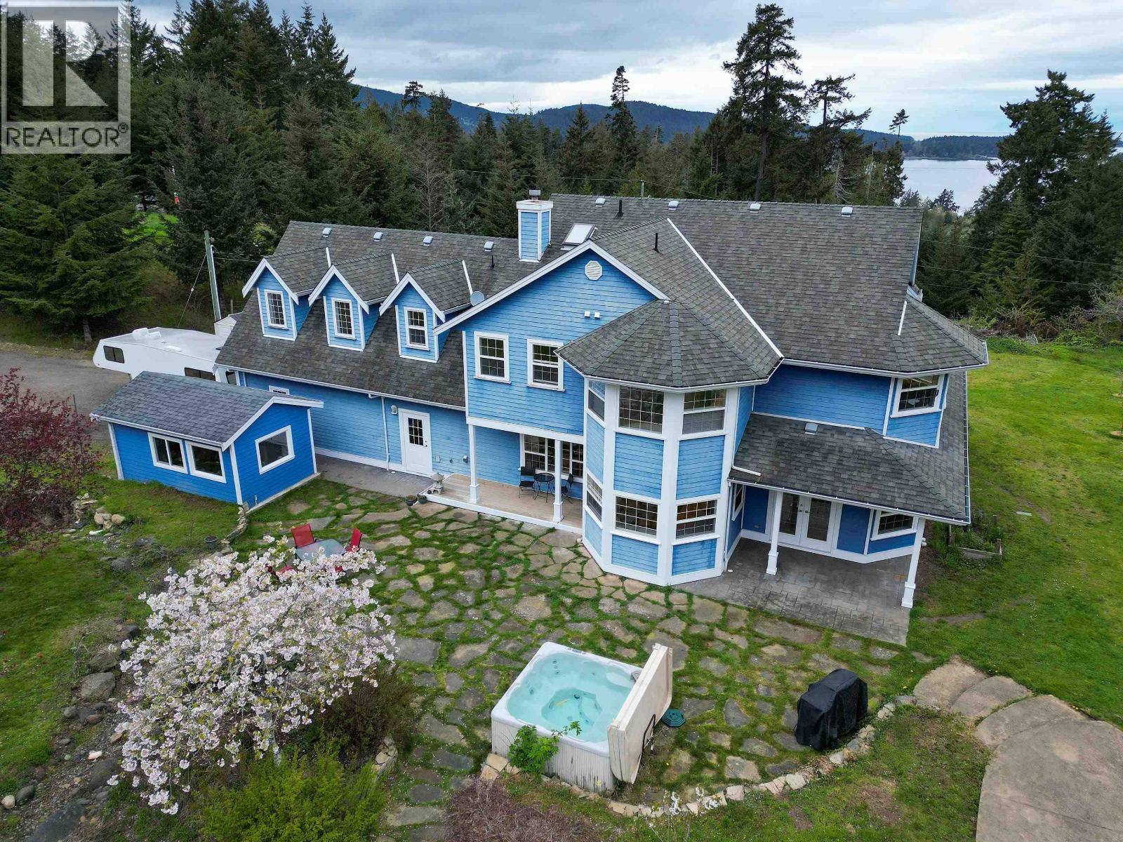 488 MCKERCHER ROAD, Mayne Island