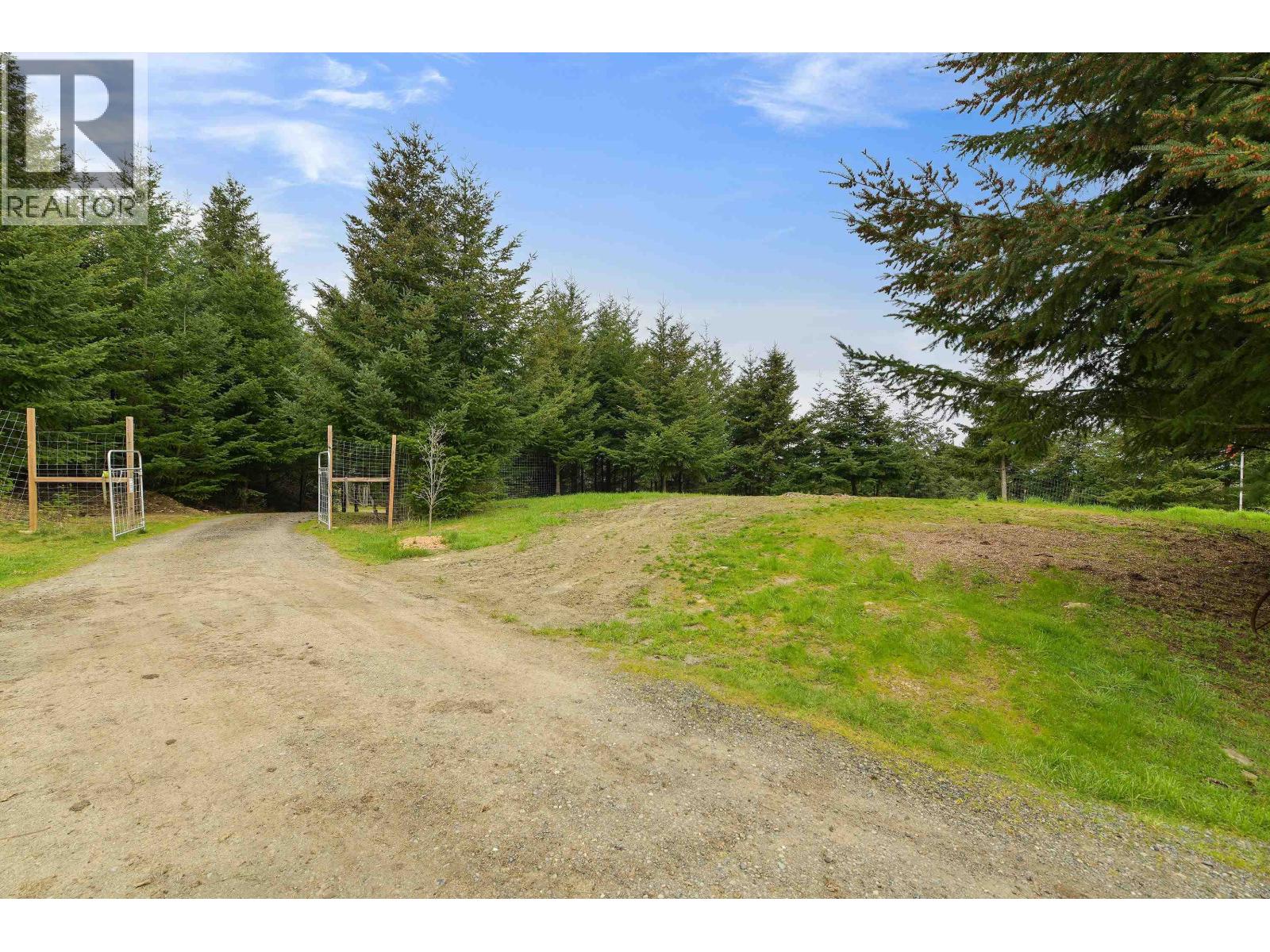488 MCKERCHER ROAD, Mayne Island