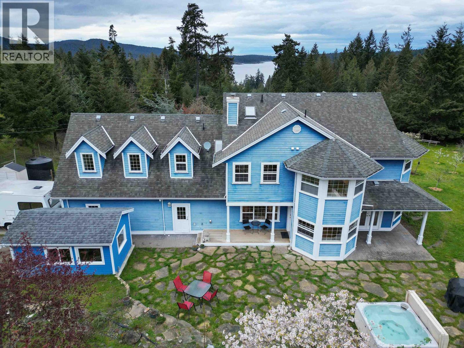 488 MCKERCHER ROAD, Mayne Island