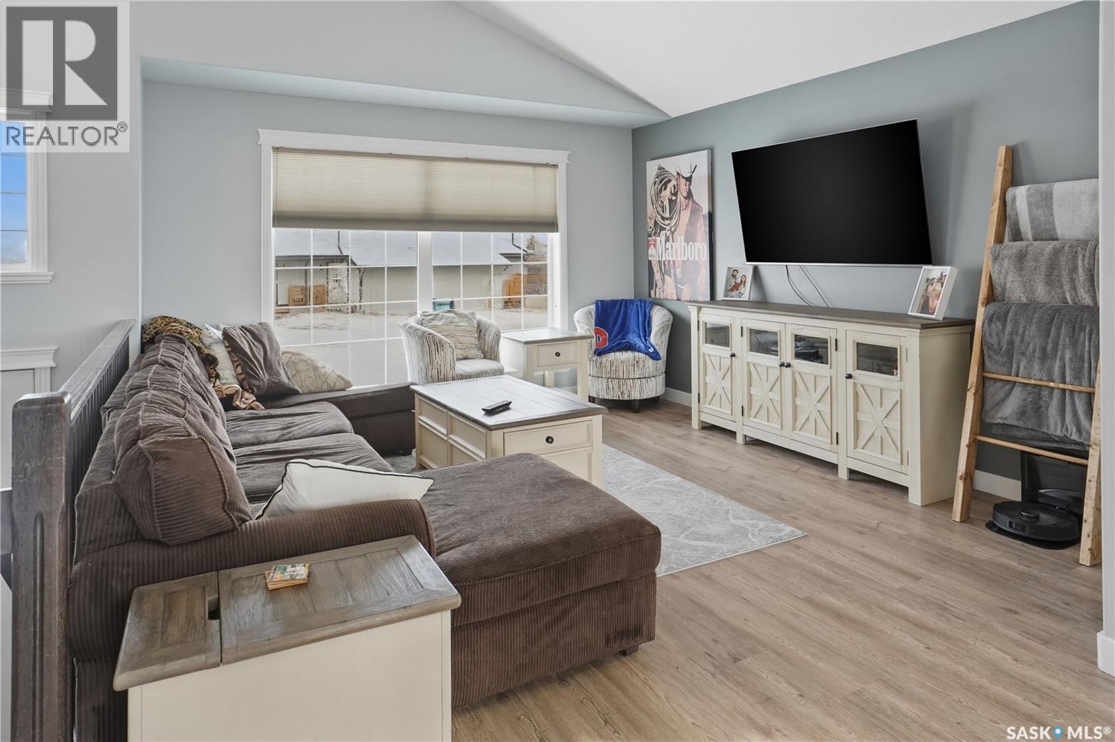 231 15th STREET - Photo 3 of 33, Battleford, Saskatchewan