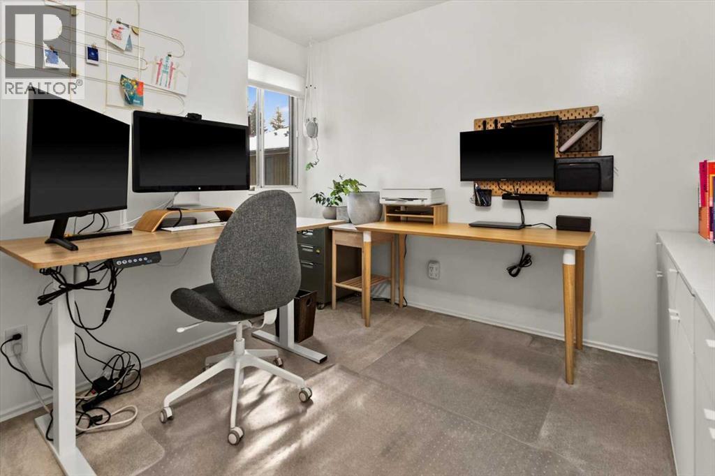 Single Family House 4 Level for Sale in    Avenue SW Lakeview Calgary 