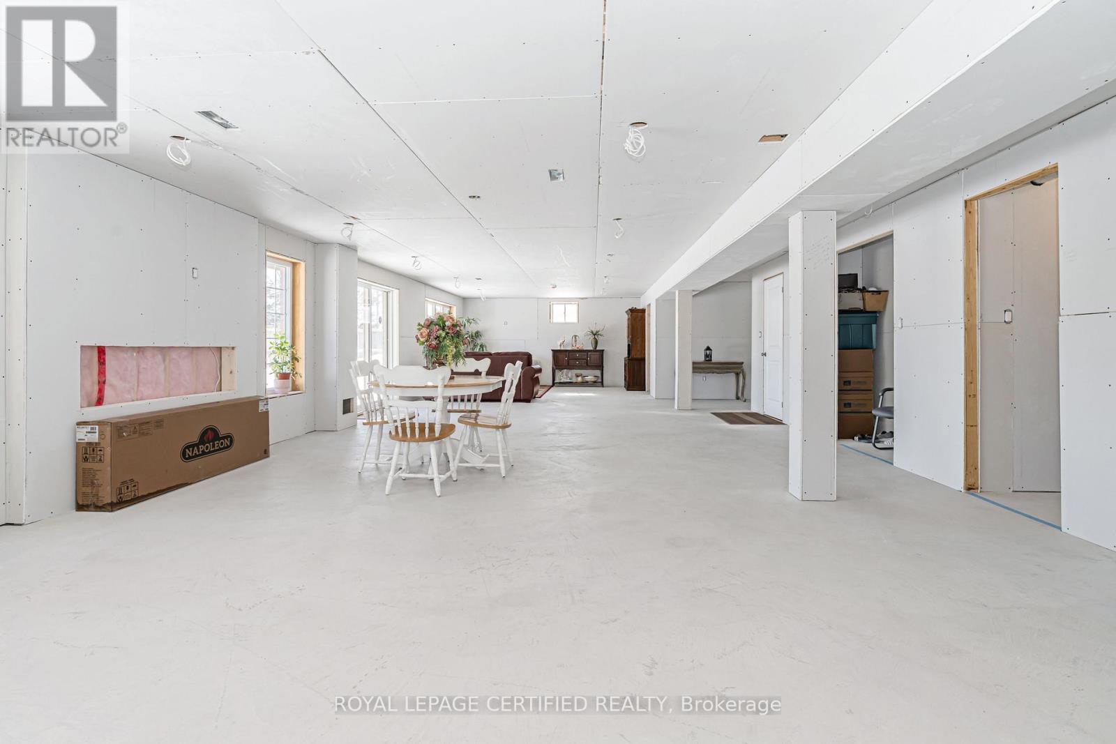 57 BENSON AVENUE - 36