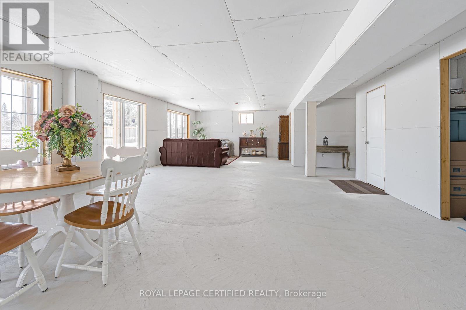57 BENSON AVENUE - 37