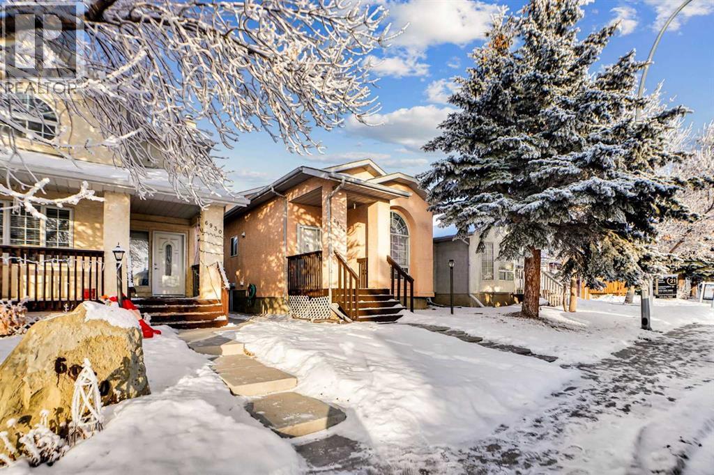 Single Family House 4 Level for Sale in  Laguna Way NE Monterey Park Calgary 