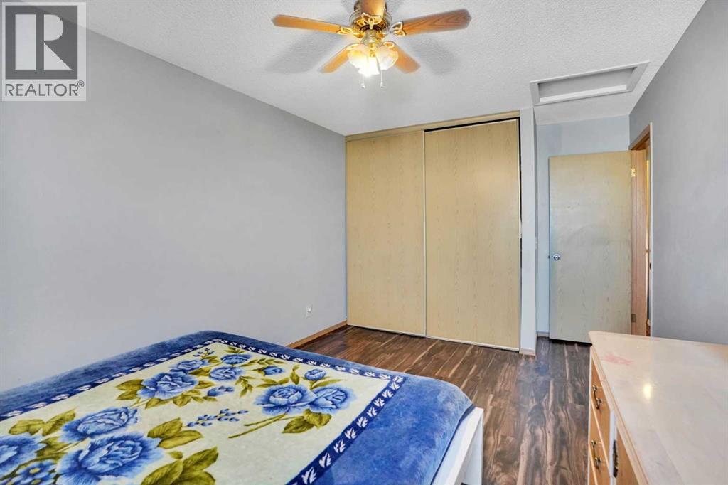 Single Family House 4 Level for Sale in  Laguna Way NE Monterey Park Calgary 