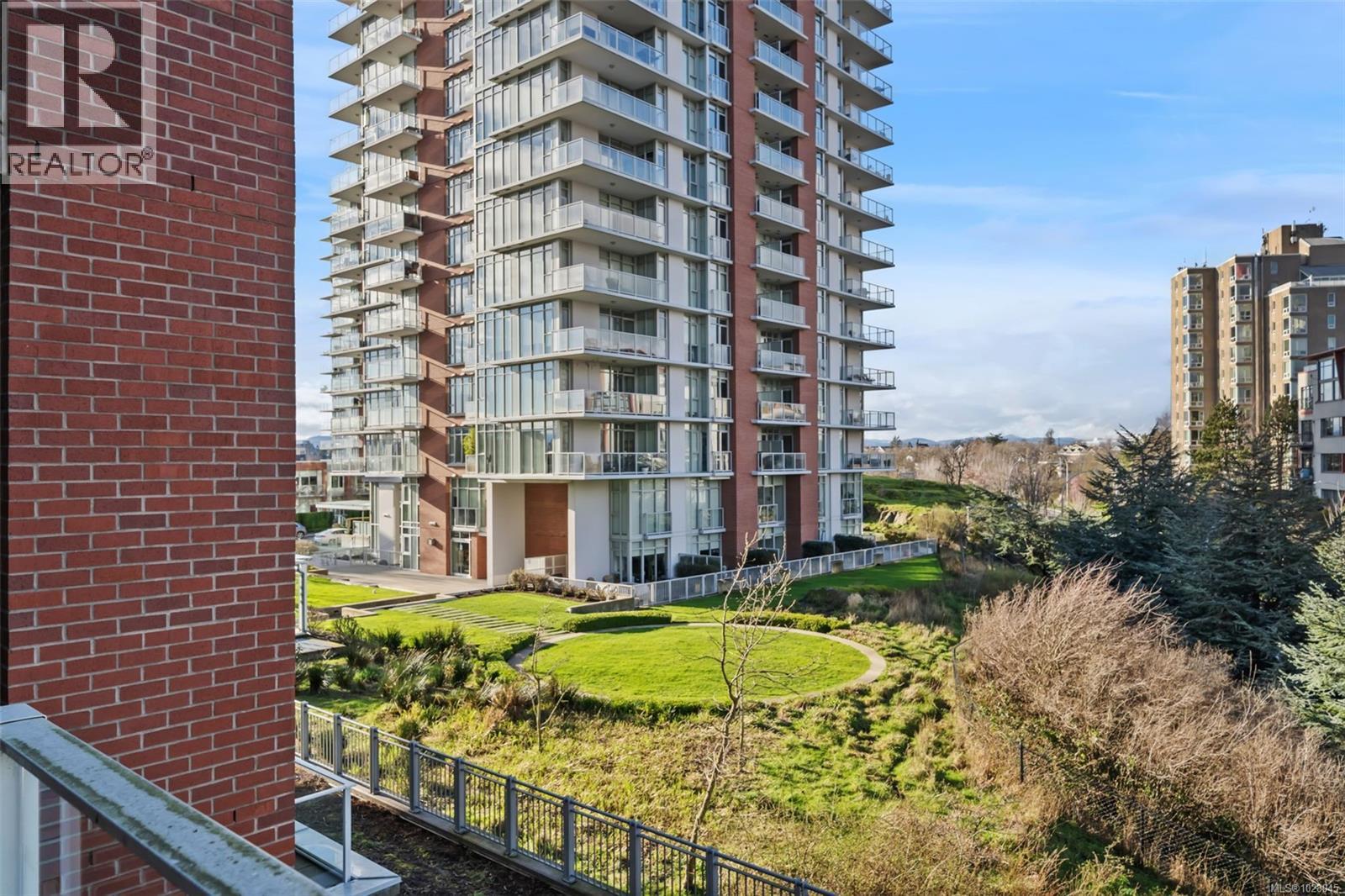 214 100 Saghalie Road, Victoria