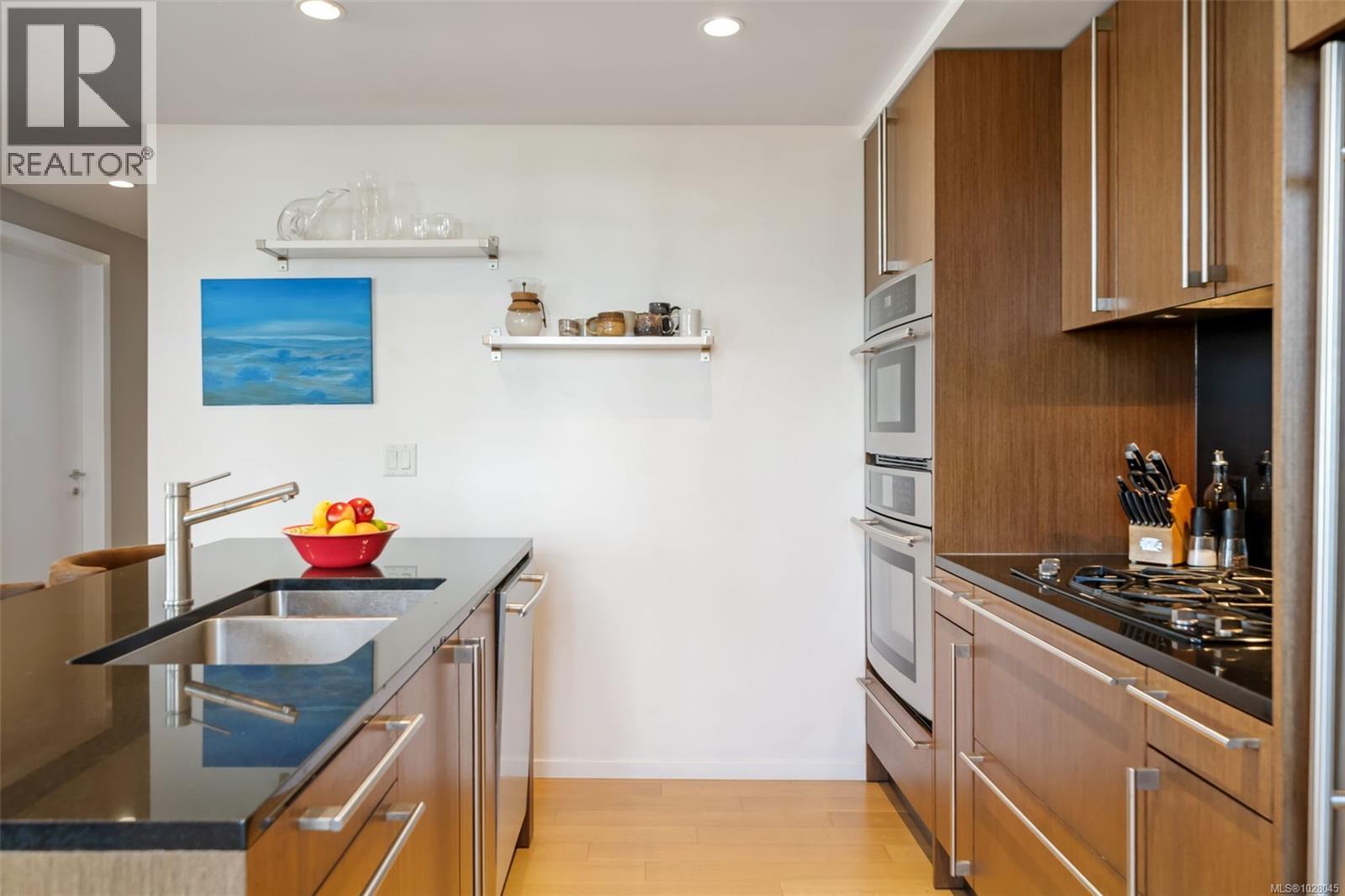 214 100 Saghalie Road, Victoria