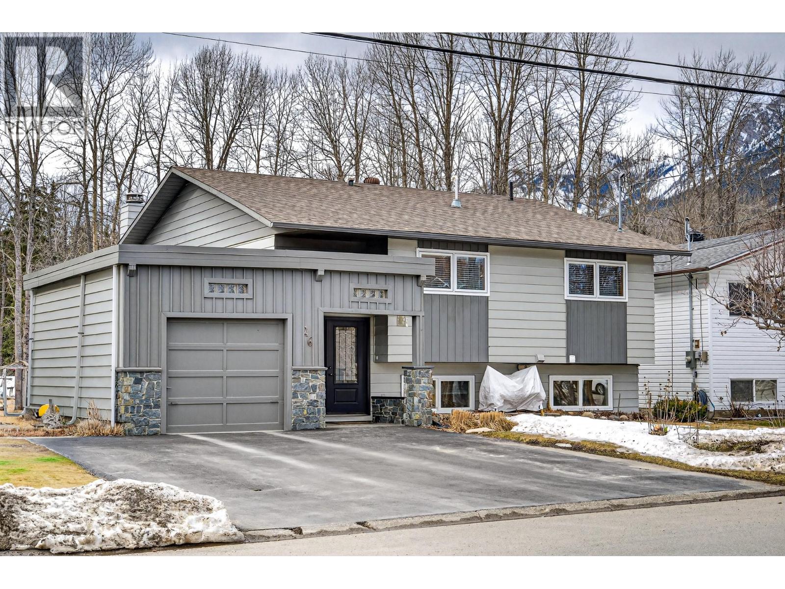  46 Mt Proctor Avenue, Fernie