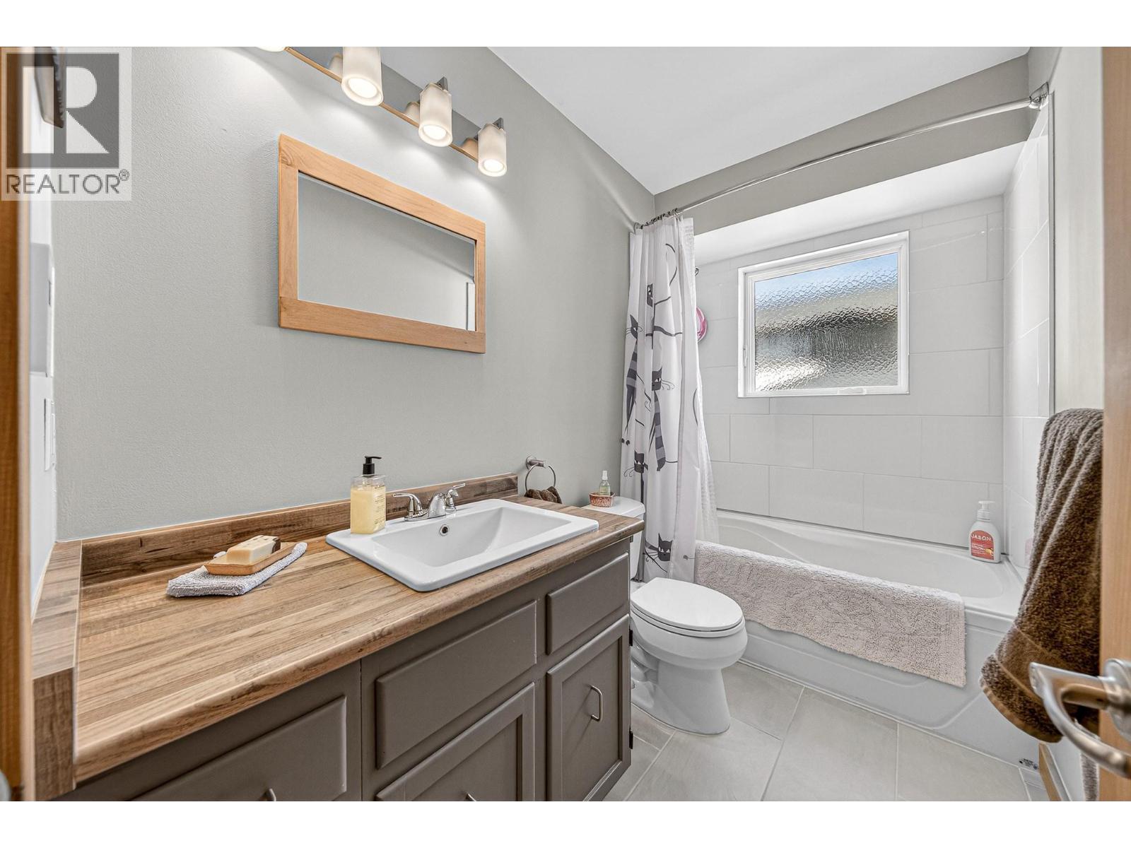 46 Mt Proctor Avenue, Fernie