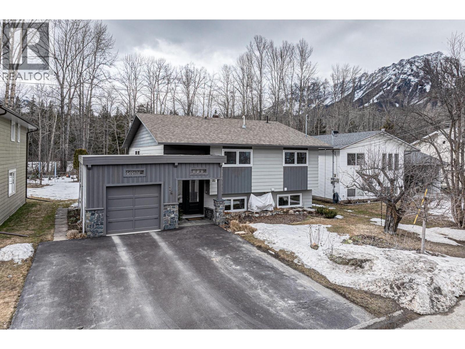 46 Mt Proctor Avenue, Fernie