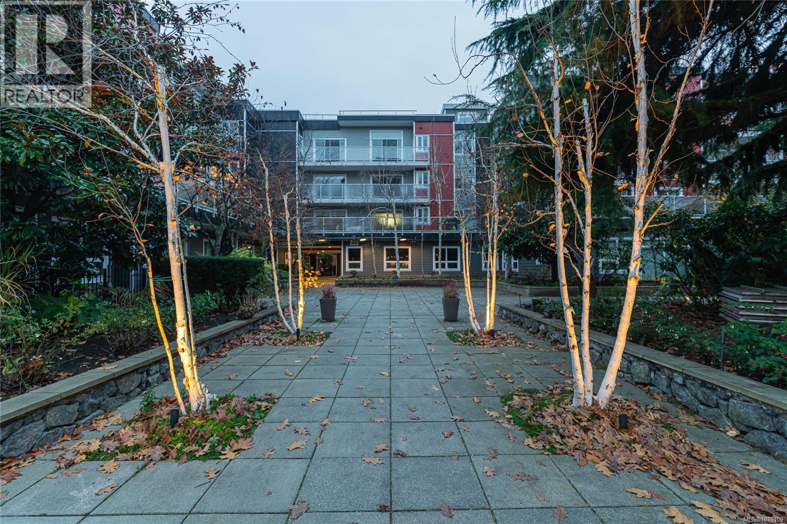 210 1315 Esquimalt Road, Esquimalt
