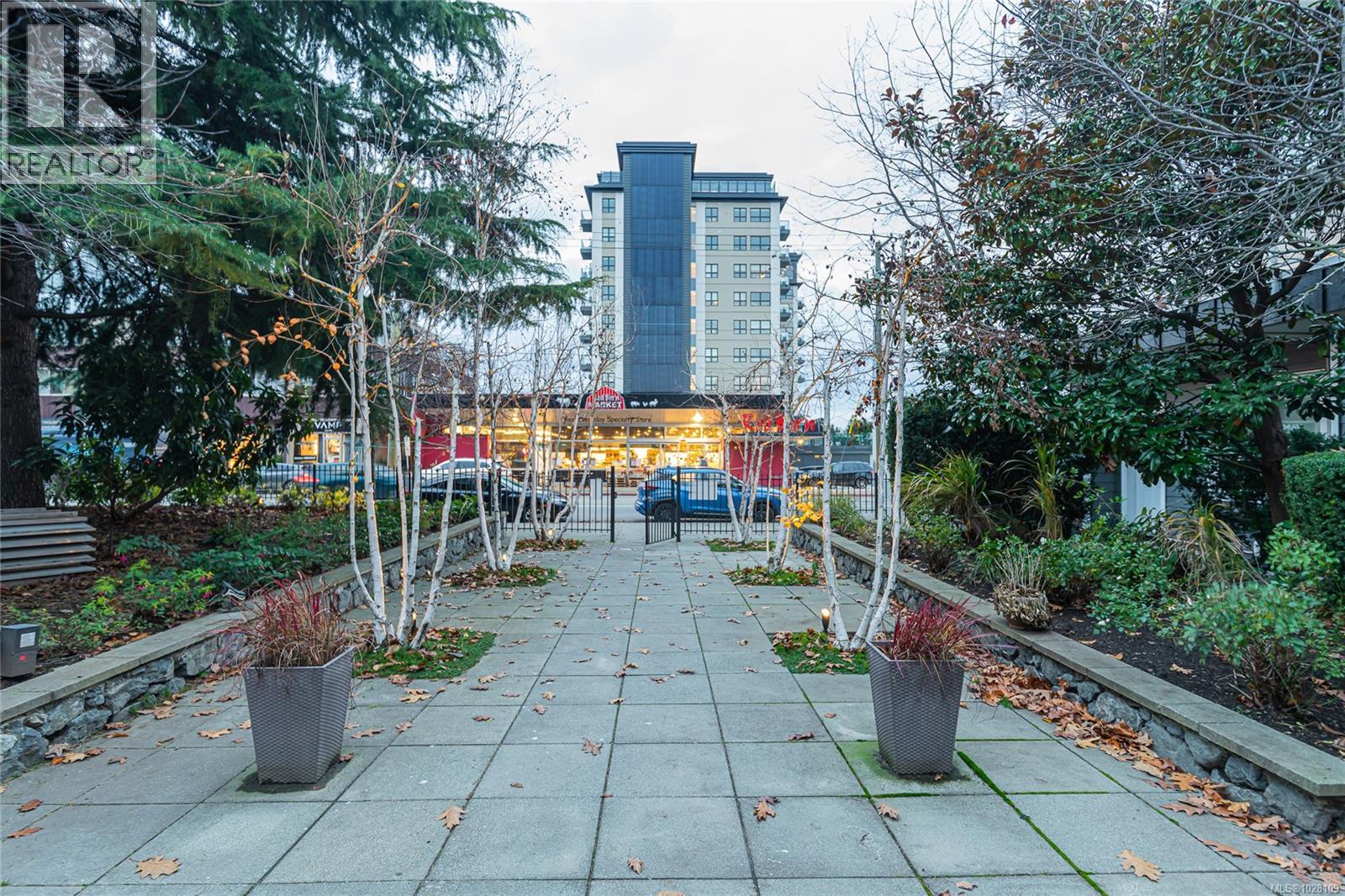 210 1315 Esquimalt Road, Esquimalt