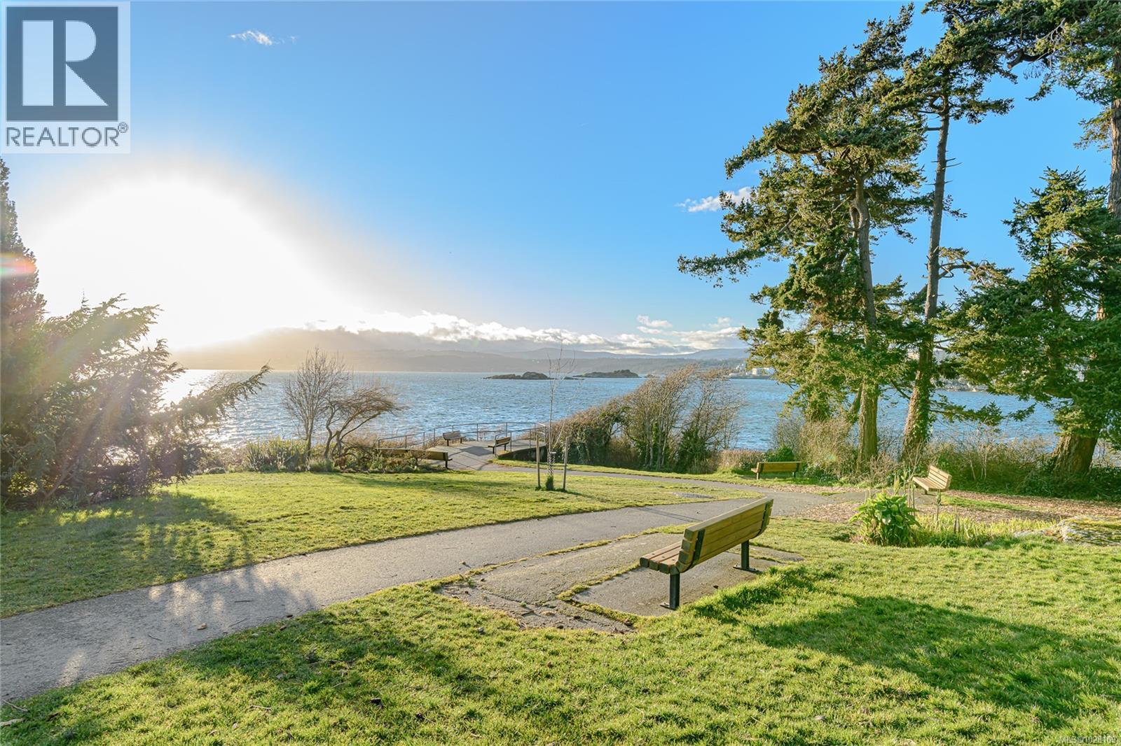 210 1315 Esquimalt Road, Esquimalt