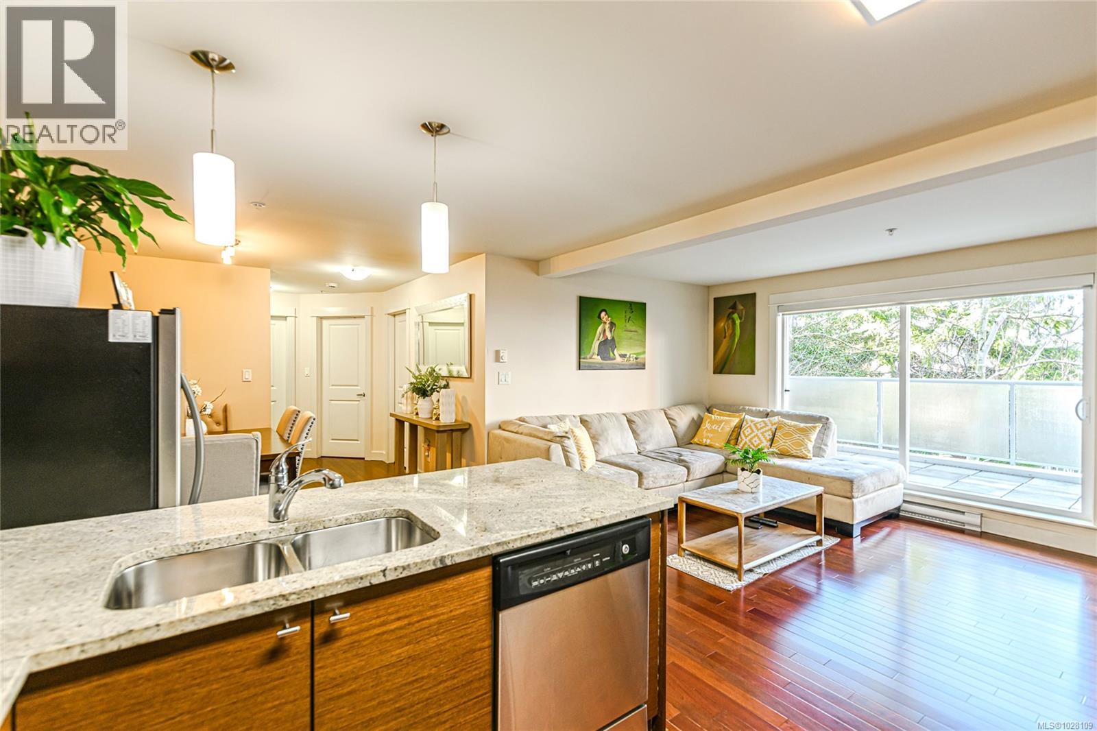 210 1315 Esquimalt Road, Esquimalt