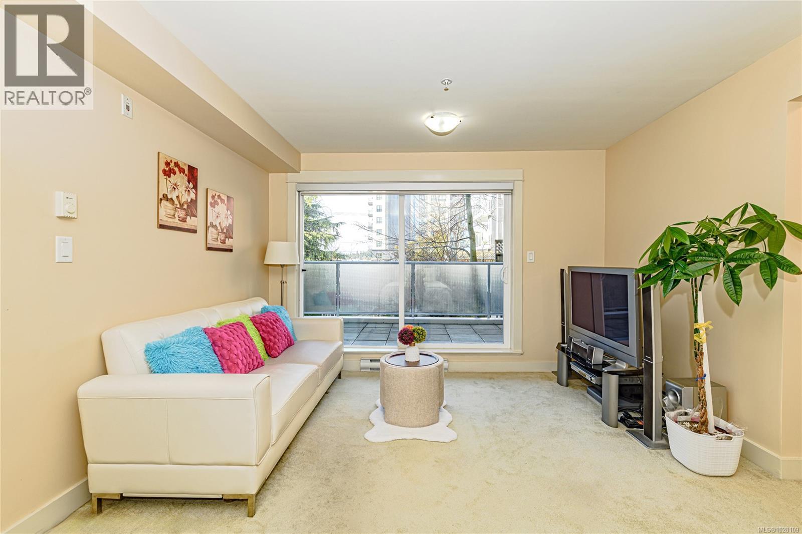 210 1315 Esquimalt Road, Esquimalt