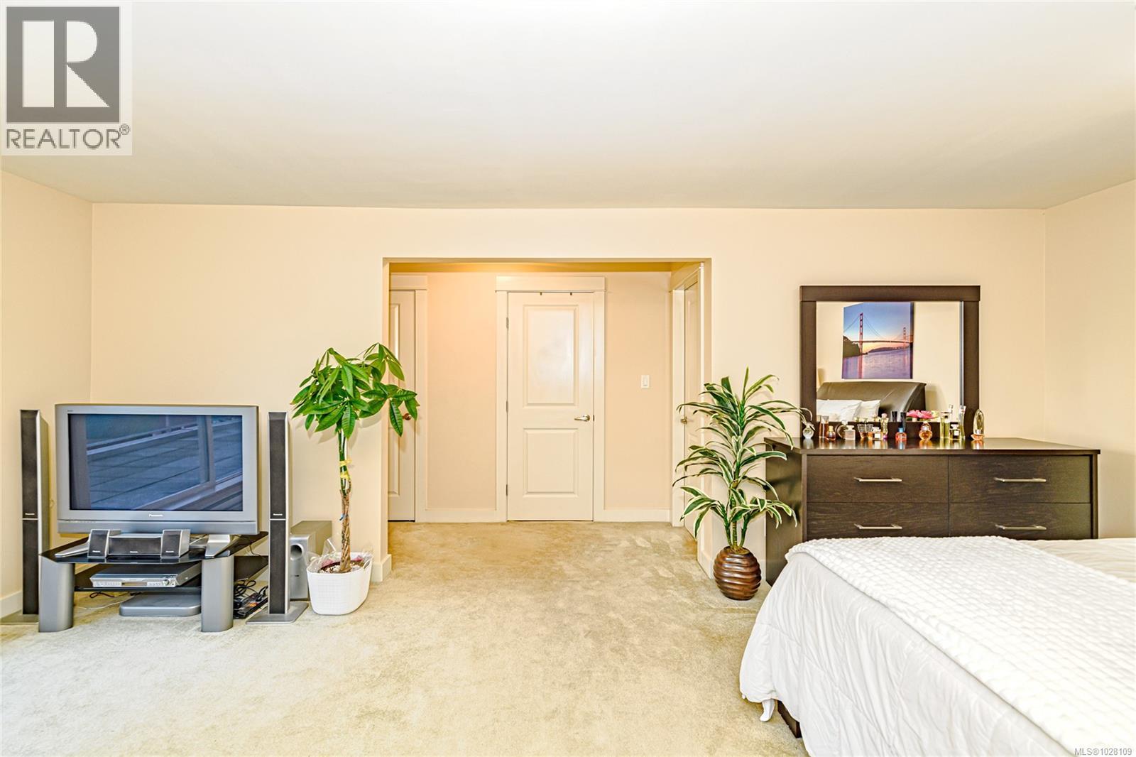 210 1315 Esquimalt Road, Esquimalt