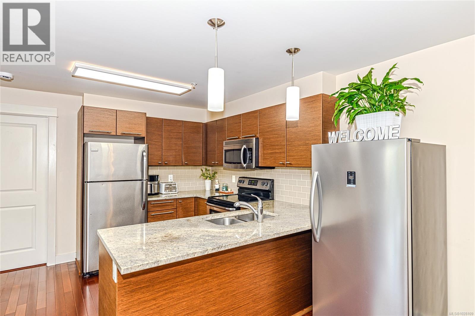 210 1315 Esquimalt Road, Esquimalt