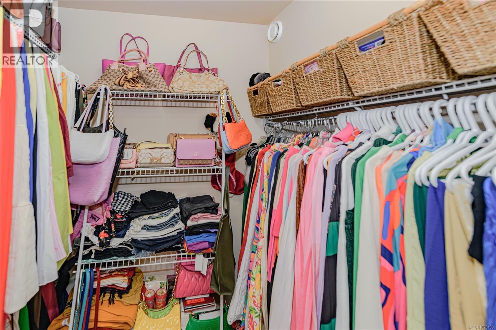 210 1315 Esquimalt Road, Esquimalt