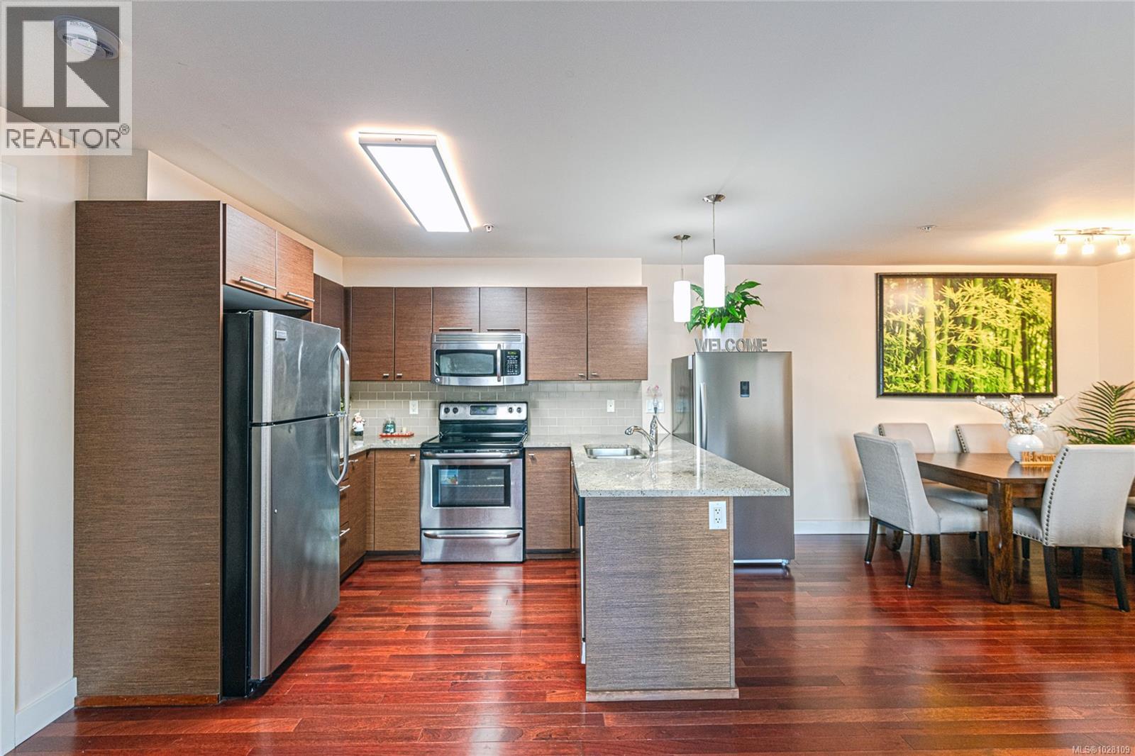#210 1315 Esquimalt Rd - 9