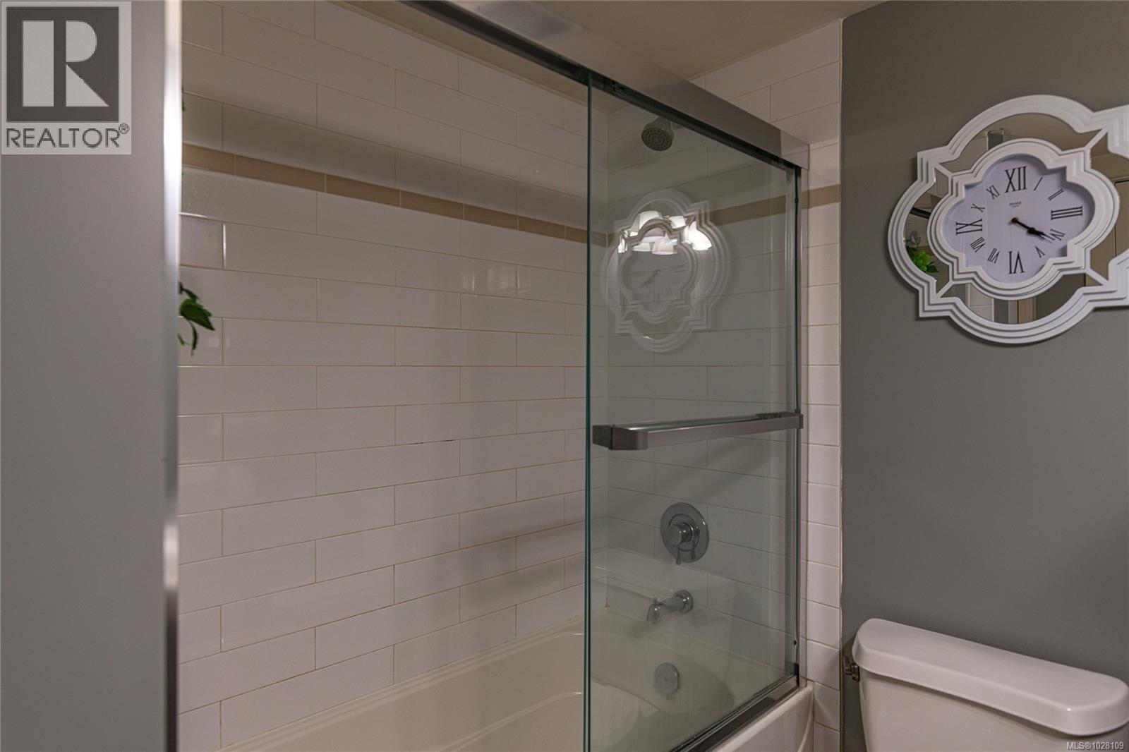 210 1315 Esquimalt Road, Esquimalt