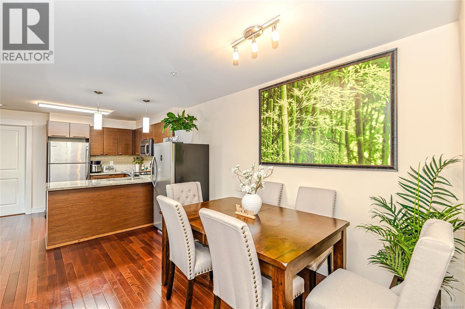 210 1315 Esquimalt Road, Esquimalt