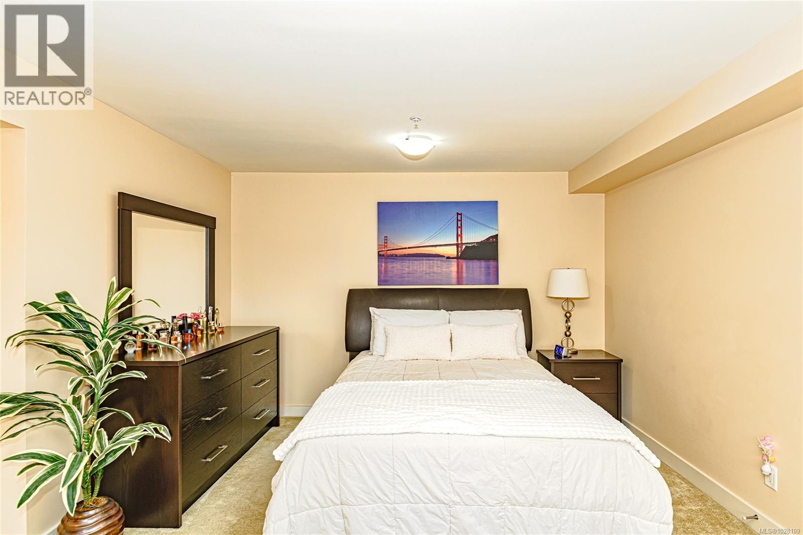 210 1315 Esquimalt Road, Esquimalt