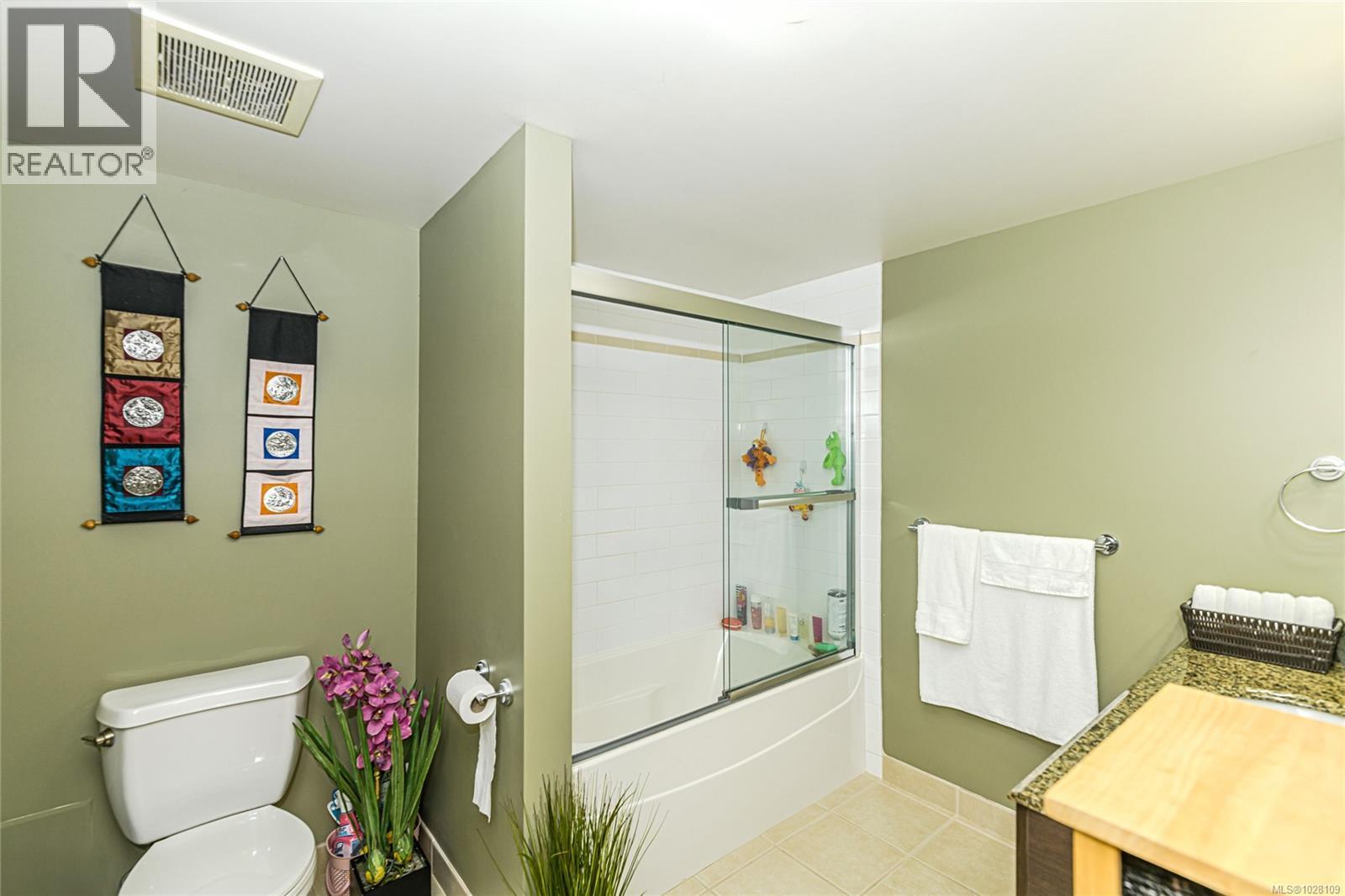 210 1315 Esquimalt Road, Esquimalt