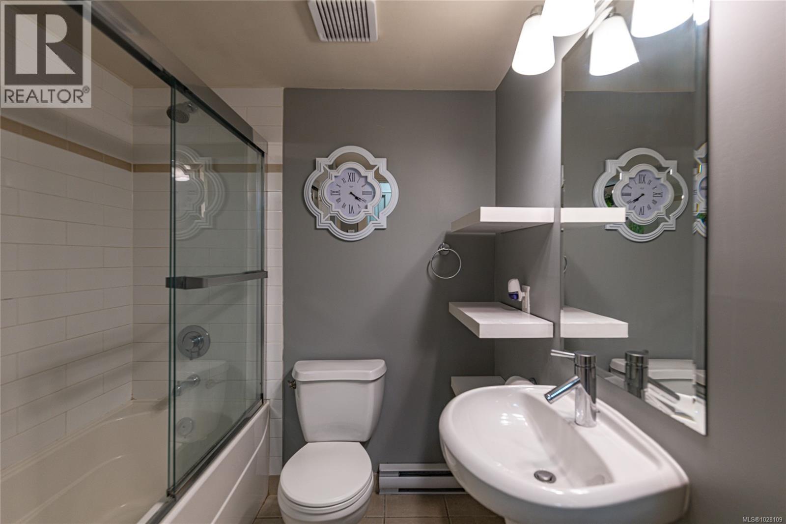 210 1315 Esquimalt Road, Esquimalt