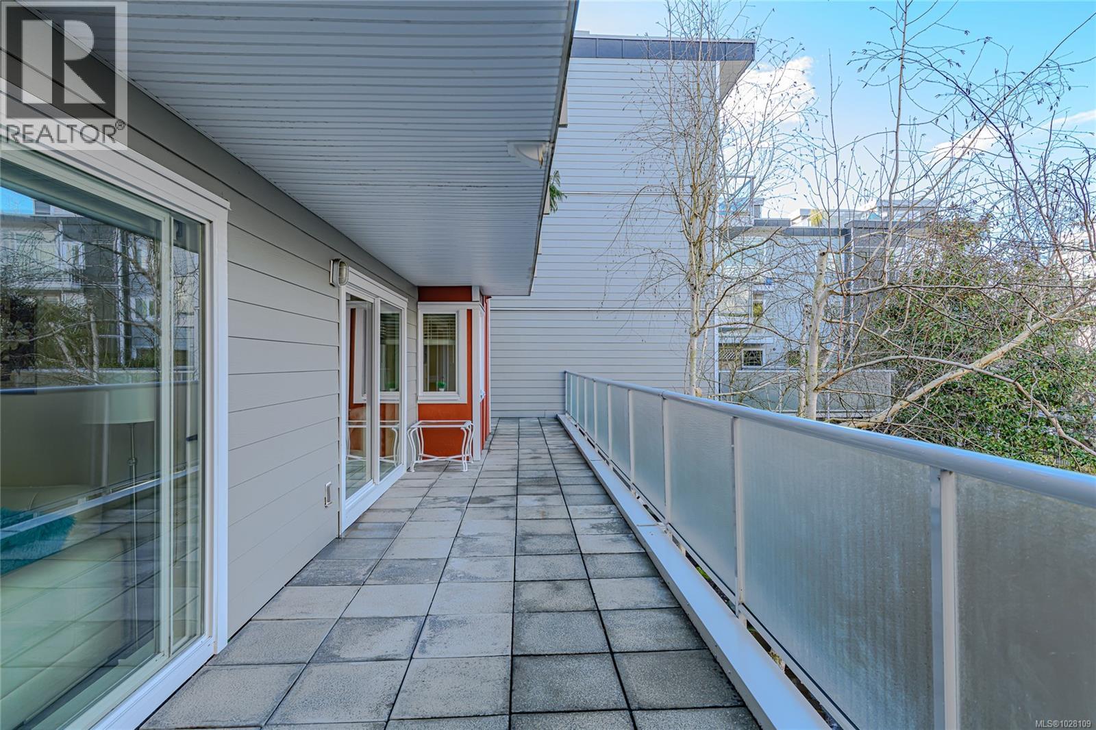 210 1315 Esquimalt Road, Esquimalt