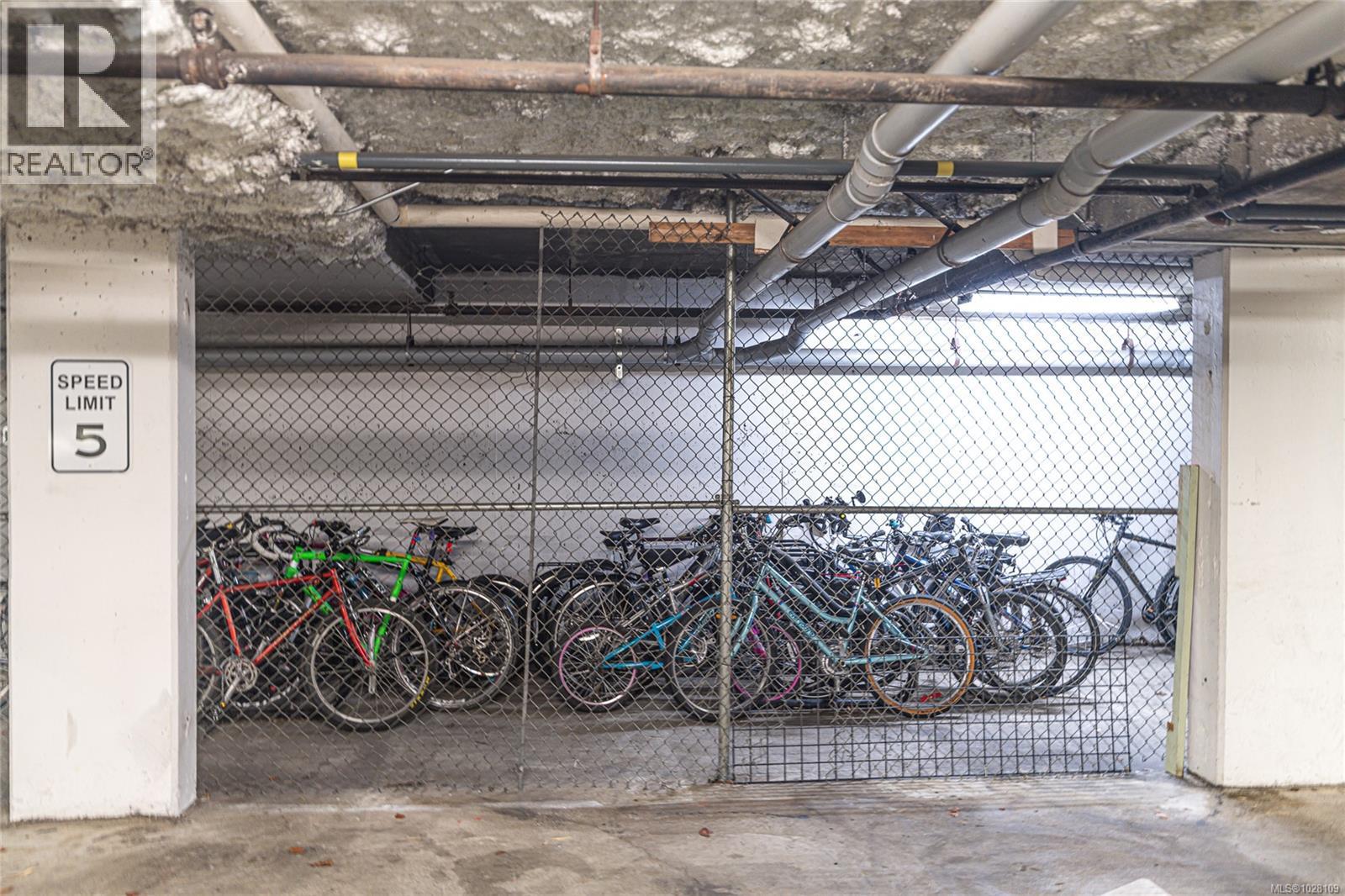 210 1315 Esquimalt Road, Esquimalt