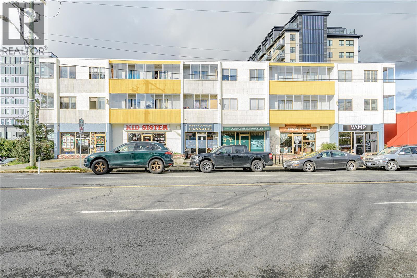 210 1315 Esquimalt Road, Esquimalt