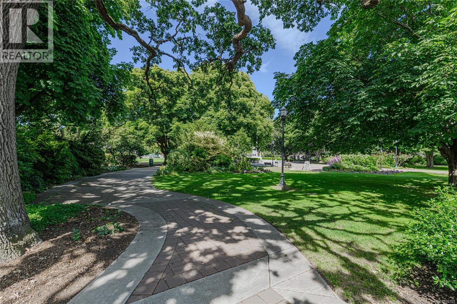 210 1315 Esquimalt Road, Esquimalt