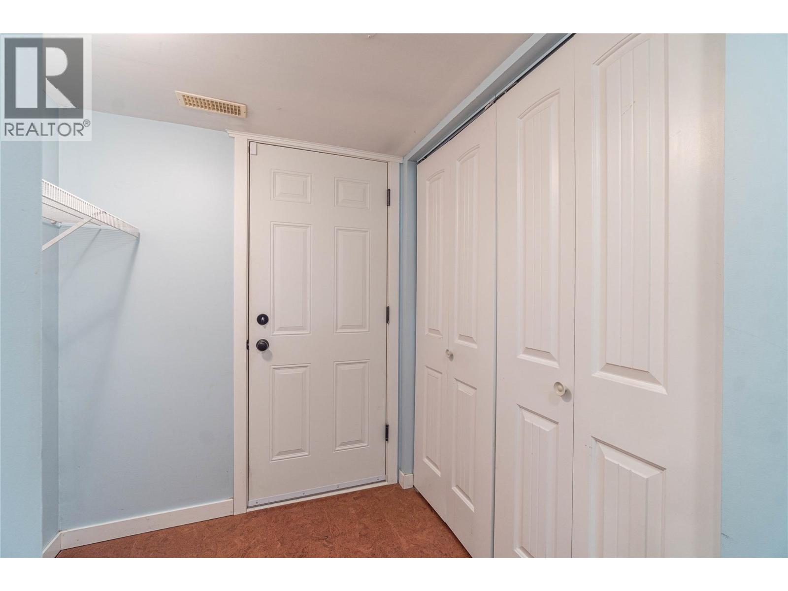 1912 SASKATOON PLACE - 14