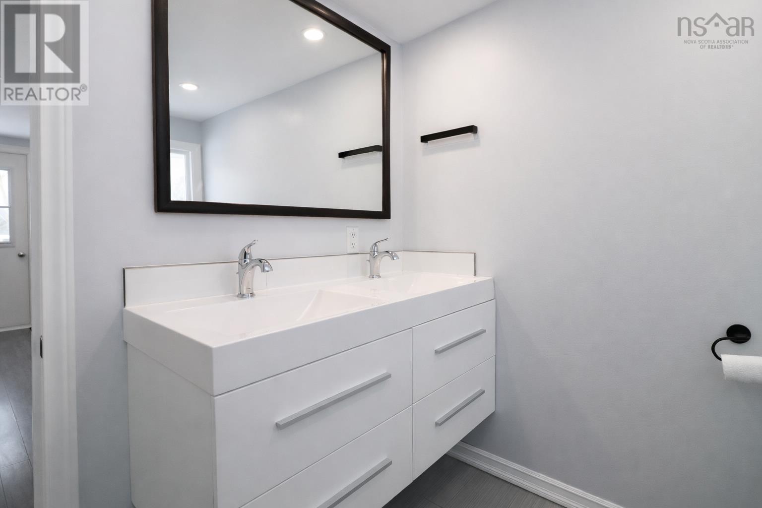 Property 24 of 27 of 79 Shingle Mill Road