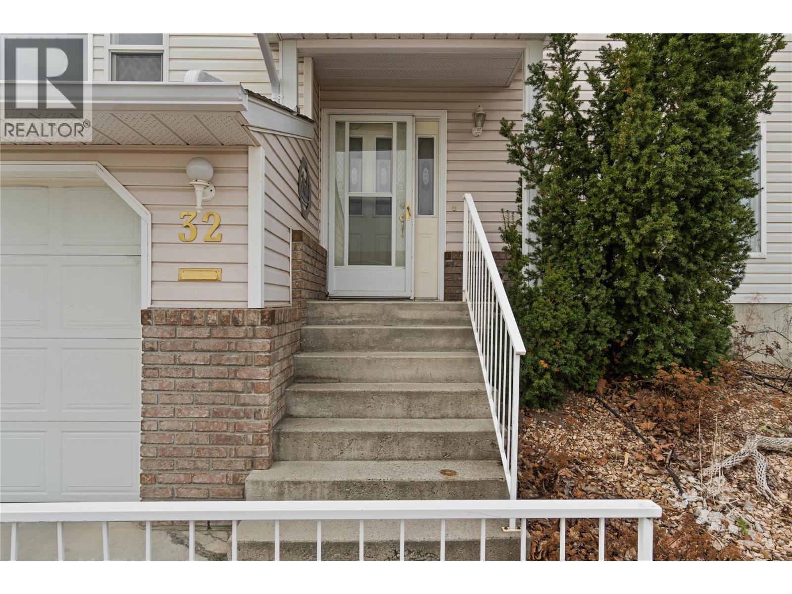 32 2022 PACIFIC Way, Kamloops