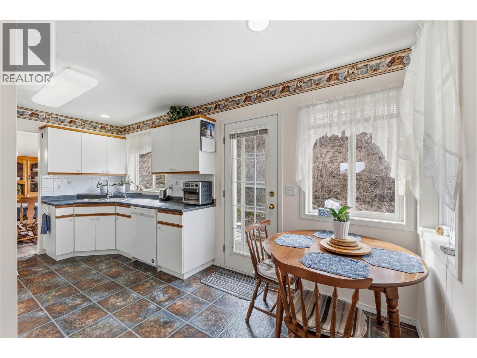 32 2022 PACIFIC Way, Kamloops