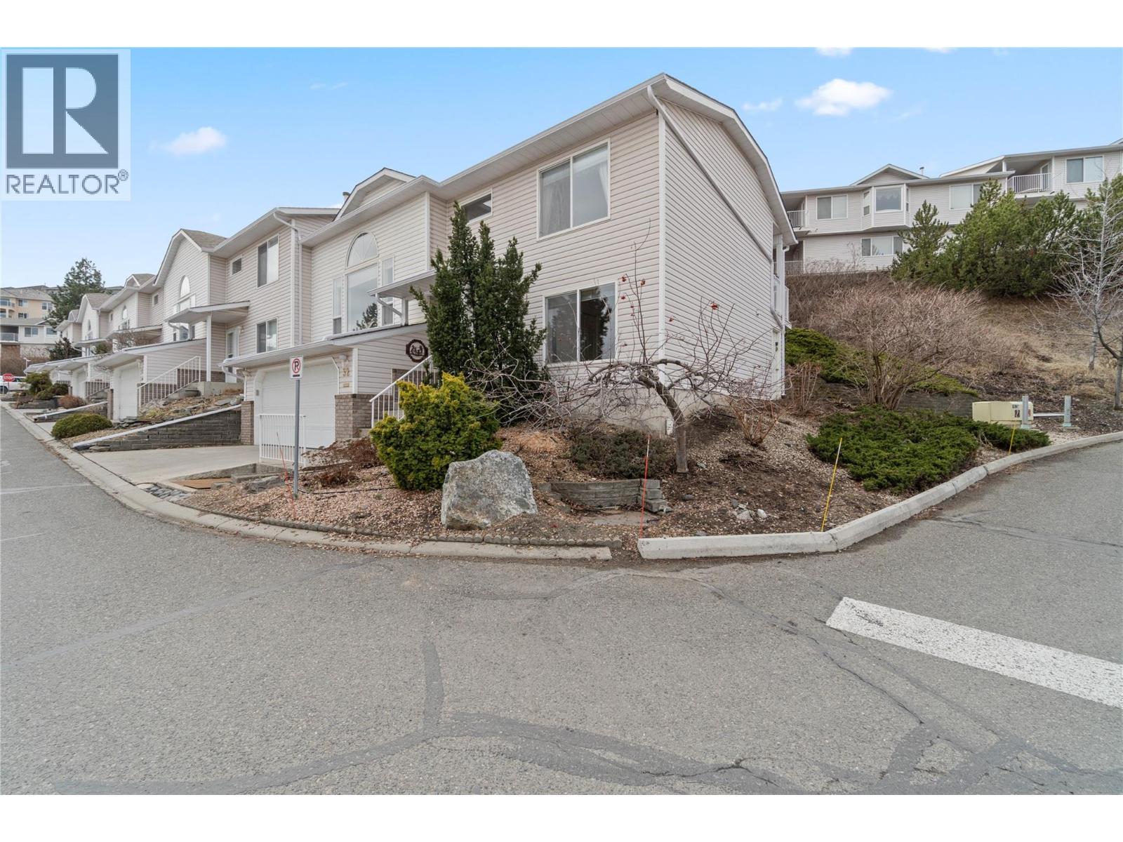 32 2022 PACIFIC Way, Kamloops