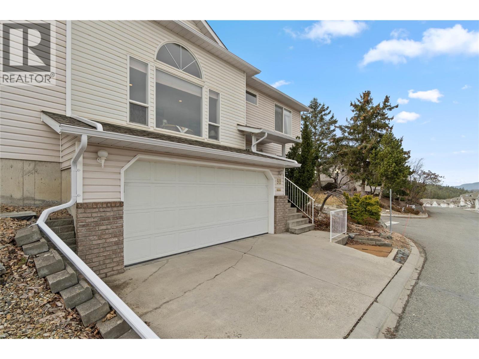 32 2022 PACIFIC Way, Kamloops