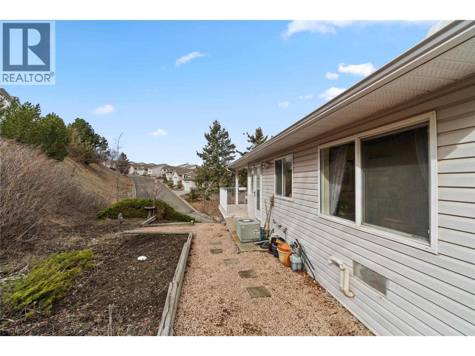 32 2022 PACIFIC Way, Kamloops